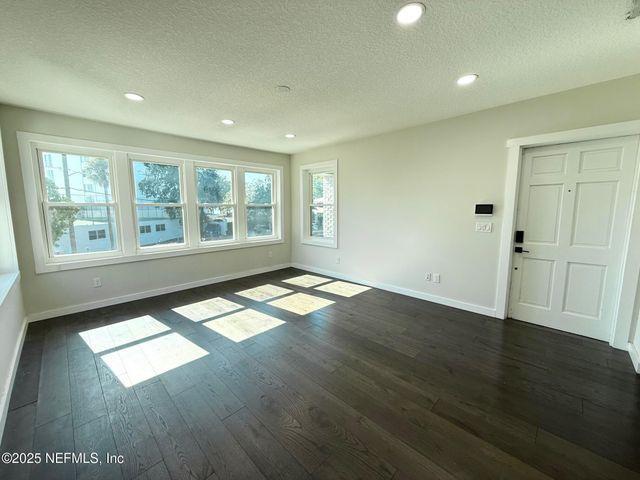 1733 MEMORIAL PARK Terrace, Jacksonville, FL 32204