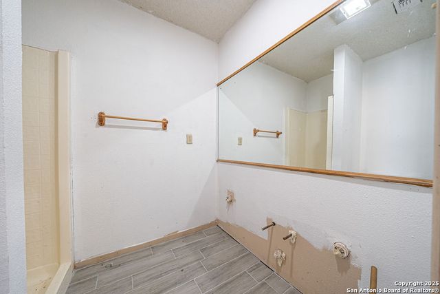 371 Lake Country, Lakehills, TX 78063