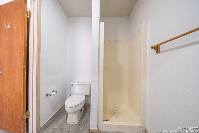 371 Lake Country, Lakehills, TX 78063