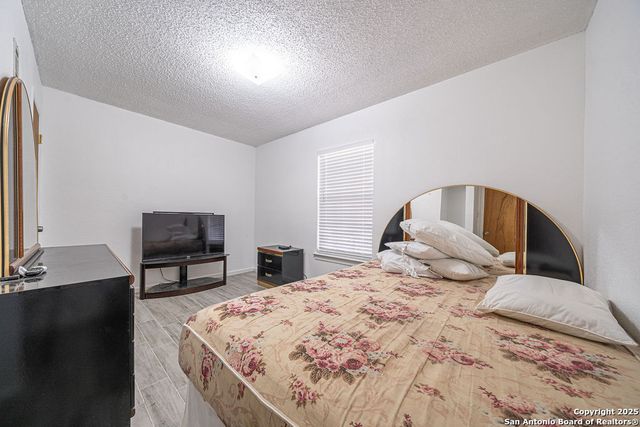 371 Lake Country, Lakehills, TX 78063