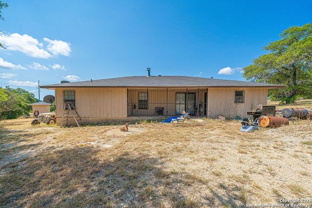 371 Lake Country, Lakehills, TX 78063