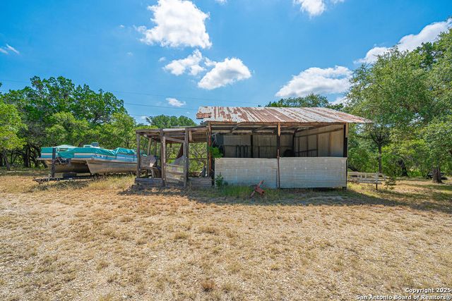 371 Lake Country, Lakehills, TX 78063