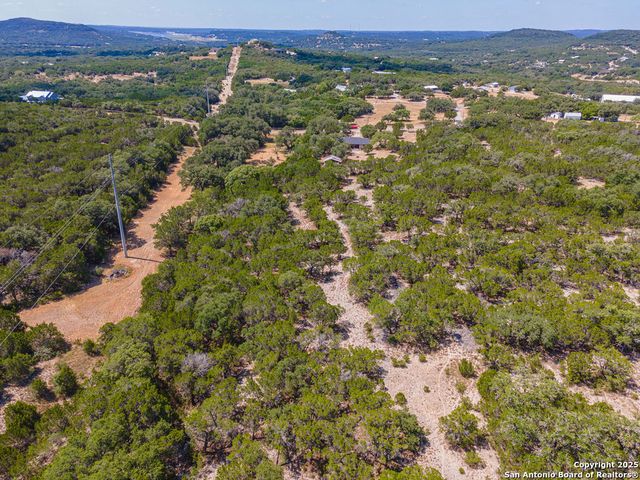 371 Lake Country, Lakehills, TX 78063
