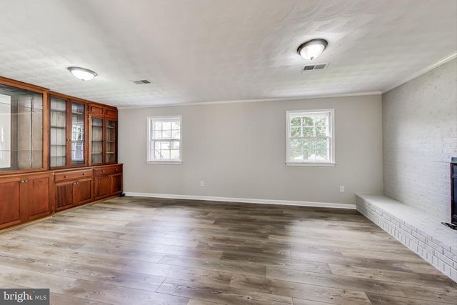 2403 SHERWOOD HALL LN, Alexandria, VA 22306