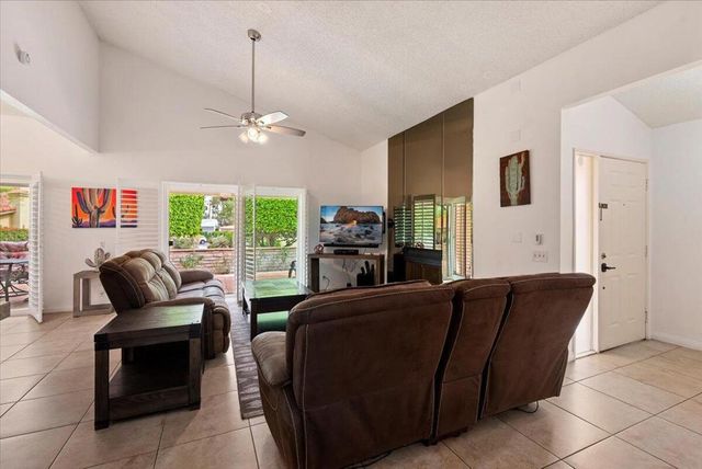 2671 N Whitewater Club Drive, Palm Springs, CA 92262