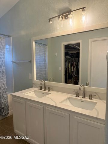 7821 S Kilbrennan Way, Tucson, AZ 85747