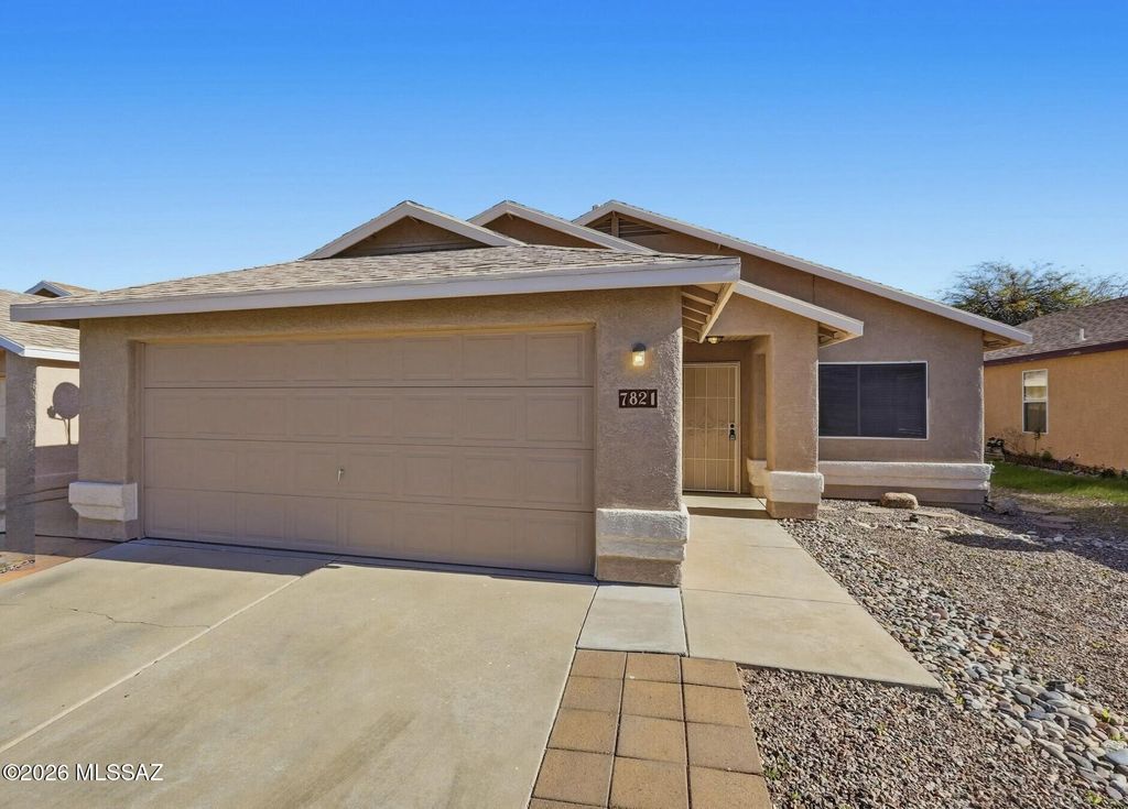 7821 S Kilbrennan Way, Tucson, AZ 85747
