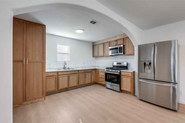 2410 S Marsalis Avenue, Dallas, TX 75216