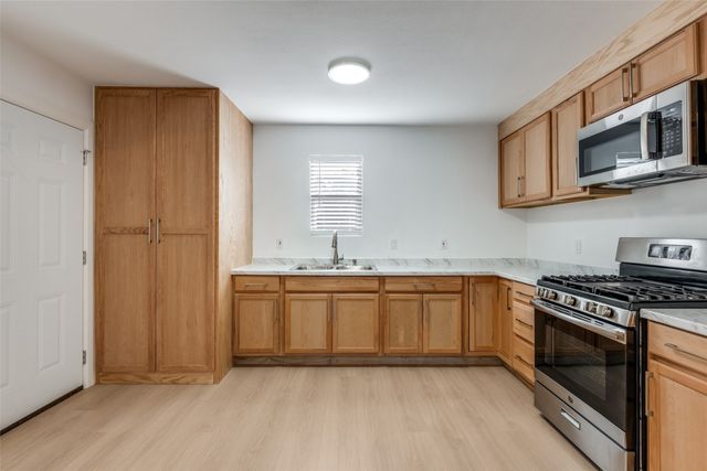 2410 S Marsalis Avenue, Dallas, TX 75216