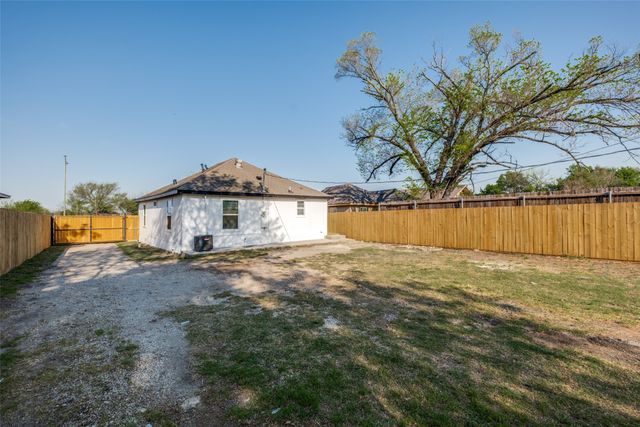 2410 S Marsalis Avenue, Dallas, TX 75216
