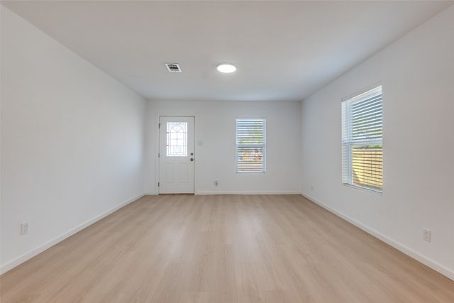 2410 S Marsalis Avenue, Dallas, TX 75216