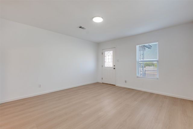 2410 S Marsalis Avenue, Dallas, TX 75216