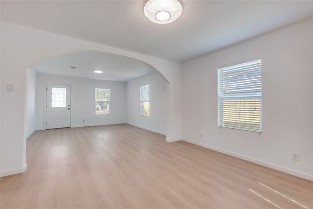 2410 S Marsalis Avenue, Dallas, TX 75216