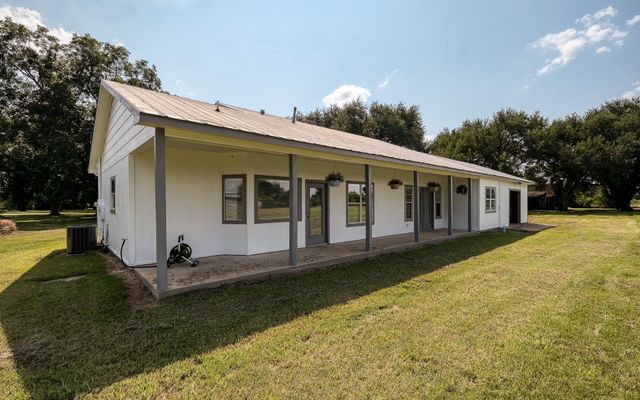 20515 Kickapoo Road, Waller, TX 77484