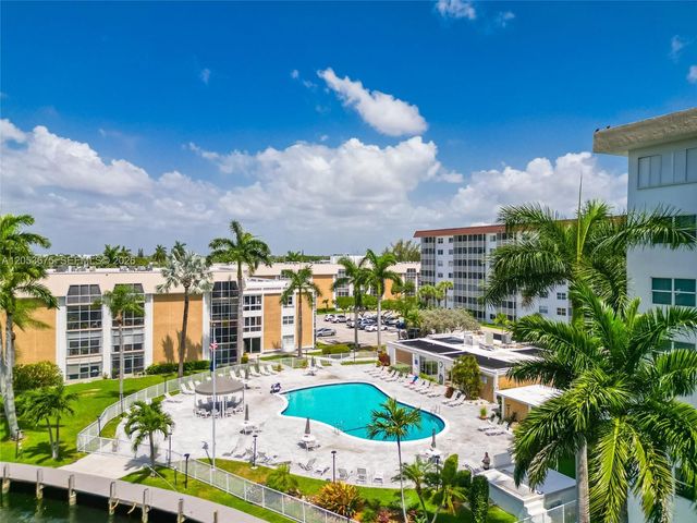 3000 NE 16th Ave 405, Oakland Park, FL 33334
