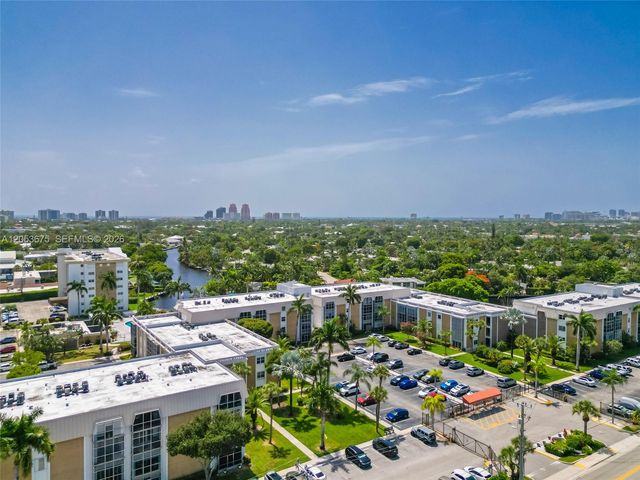 3000 NE 16th Ave 405, Oakland Park, FL 33334
