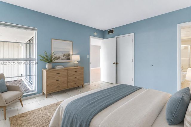 3000 NE 16th Ave 405, Oakland Park, FL 33334