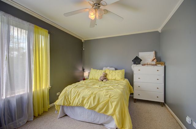 121 Brookhaven Court, Sugar Grove, IL 60554
