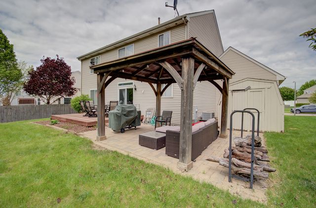 121 Brookhaven Court, Sugar Grove, IL 60554