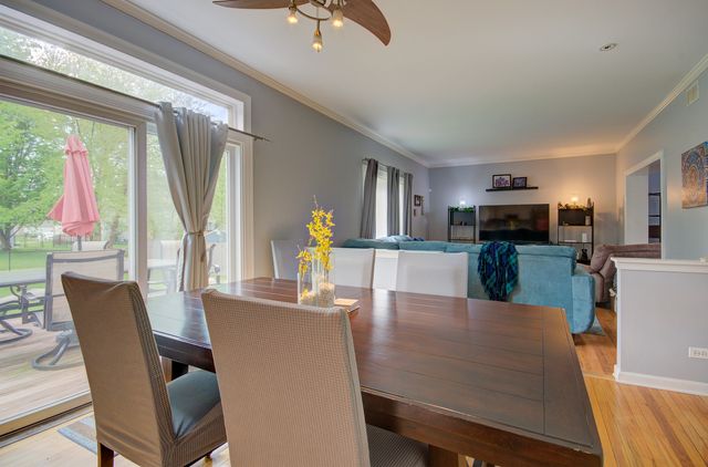 121 Brookhaven Court, Sugar Grove, IL 60554