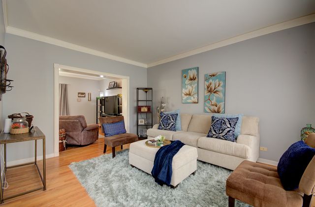 121 Brookhaven Court, Sugar Grove, IL 60554