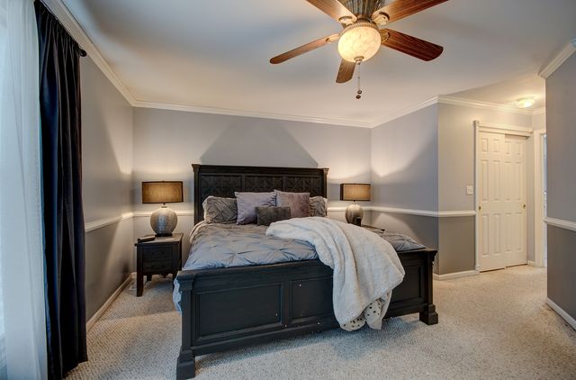 121 Brookhaven Court, Sugar Grove, IL 60554