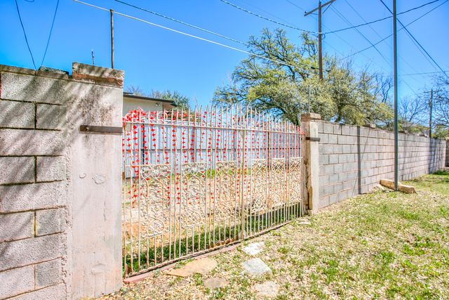 404 S Bishop Street, San Angelo, TX 76901