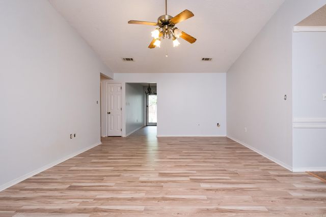 8 Tracy Austin Ct, Little Rock, AR 72210