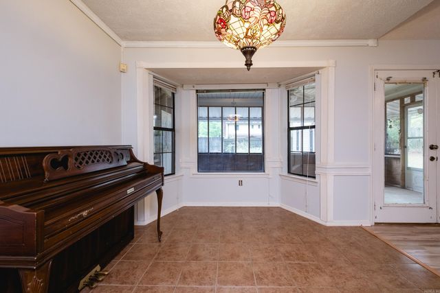 8 Tracy Austin Ct, Little Rock, AR 72210