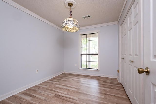 8 Tracy Austin Ct, Little Rock, AR 72210