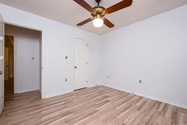 8 Tracy Austin Ct, Little Rock, AR 72210