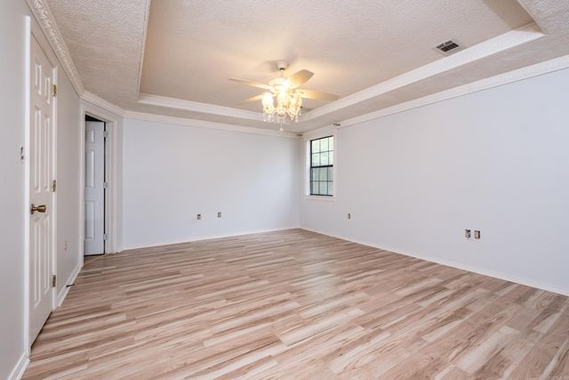 8 Tracy Austin Ct, Little Rock, AR 72210