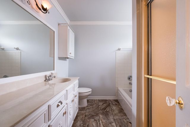 8 Tracy Austin Ct, Little Rock, AR 72210