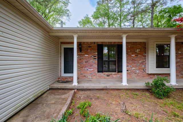 8 Tracy Austin Ct, Little Rock, AR 72210