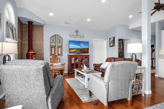 281 Ursula Dr, Sutter Creek, CA 95685