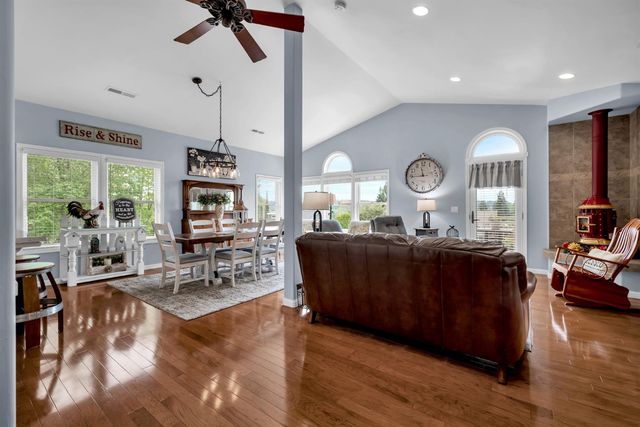 281 Ursula Dr, Sutter Creek, CA 95685