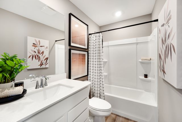 164 E Berkshire Drive, Crystal Lake, IL 60014