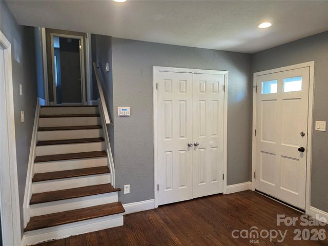 1524 Pondella Drive, Charlotte, NC 28213