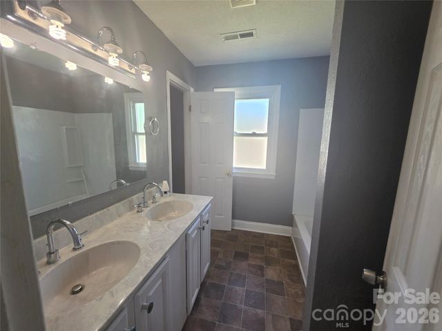 1524 Pondella Drive, Charlotte, NC 28213