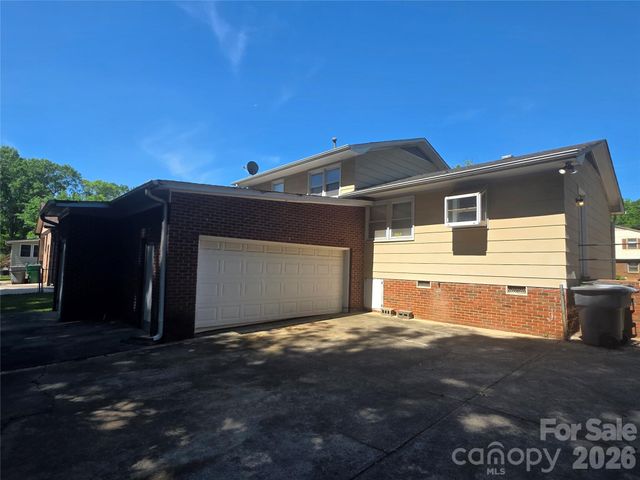 1524 Pondella Drive, Charlotte, NC 28213