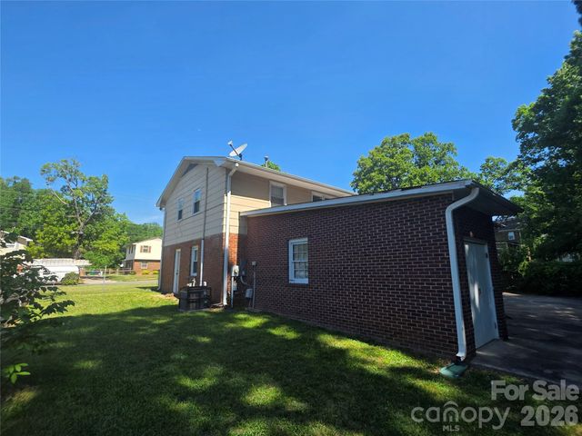 1524 Pondella Drive, Charlotte, NC 28213