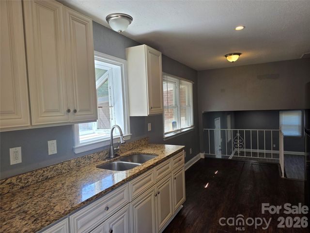 1524 Pondella Drive, Charlotte, NC 28213