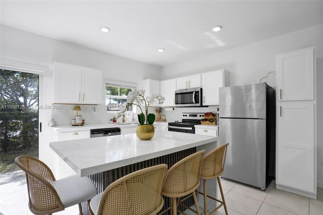 516 NE 1st Dr, Florida City, FL 33034