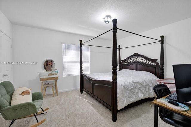 516 NE 1st Dr, Florida City, FL 33034