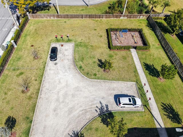 516 NE 1st Dr, Florida City, FL 33034