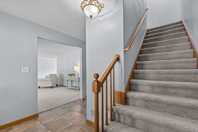 1330 N BRIARCLIFF DRIVE, Appleton, WI 54915