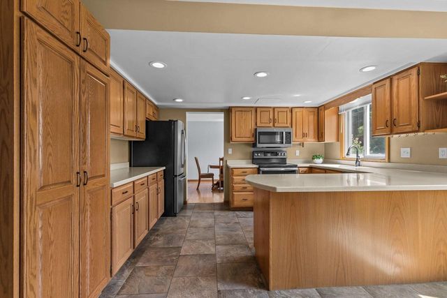 1330 N BRIARCLIFF DRIVE, Appleton, WI 54915