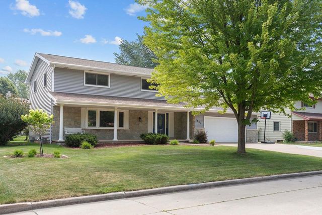 1330 N BRIARCLIFF DRIVE, Appleton, WI 54915