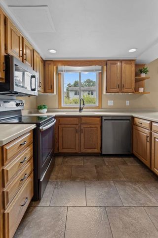 1330 N BRIARCLIFF DRIVE, Appleton, WI 54915