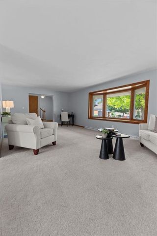1330 N BRIARCLIFF DRIVE, Appleton, WI 54915
